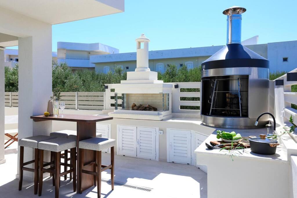 Villa Constantino With Heated Pool Kato Gouves エクステリア 写真