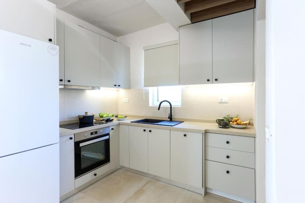 Villa Constantino With Heated Pool Kato Gouves エクステリア 写真